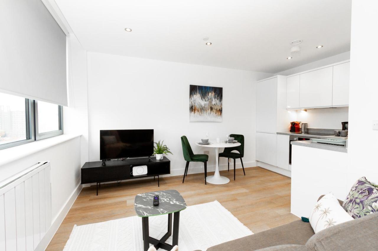 Stylish Studio Apt Overlooking Old Trafford Manchester Exterior foto