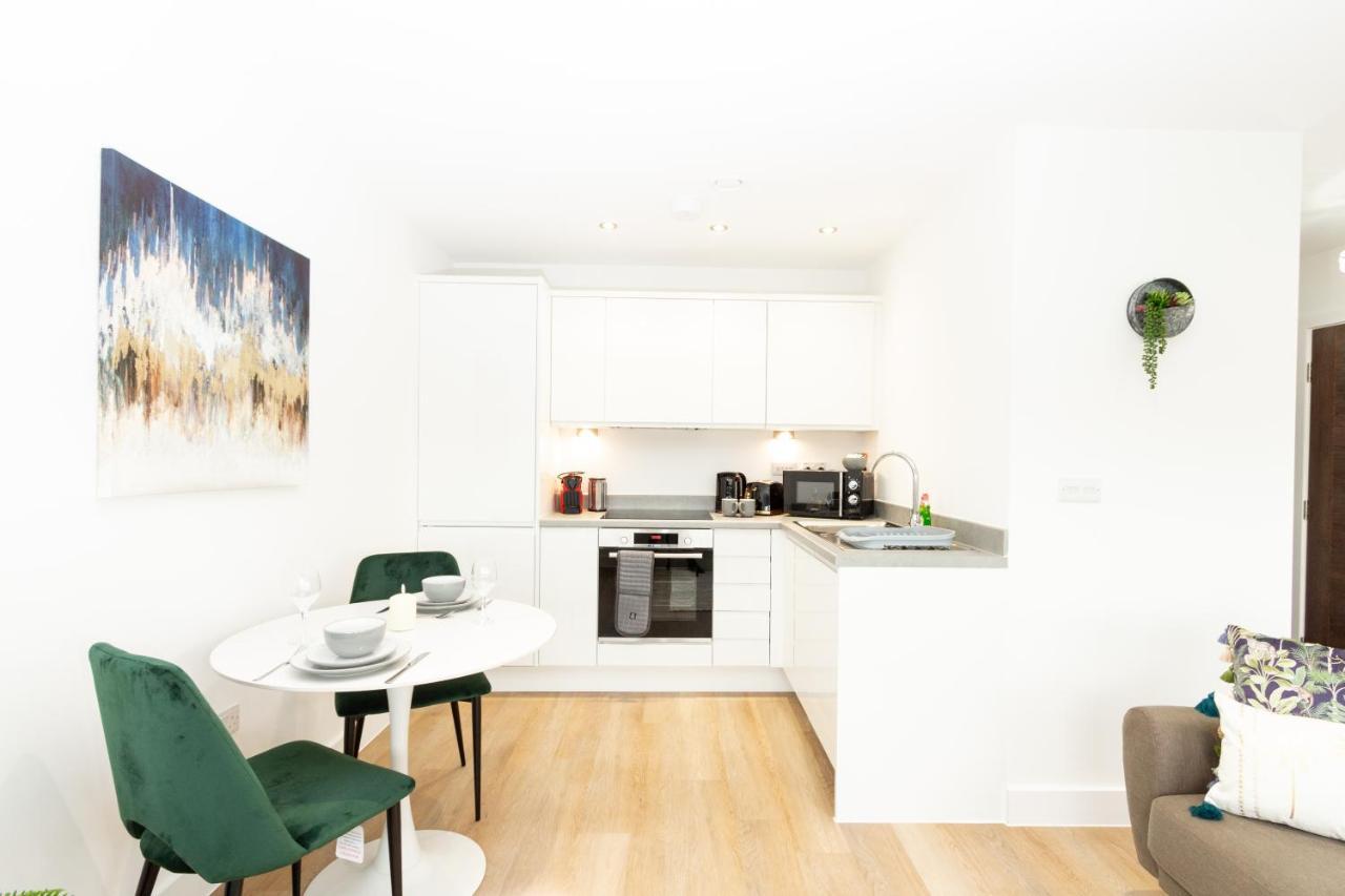 Stylish Studio Apt Overlooking Old Trafford Manchester Exterior foto